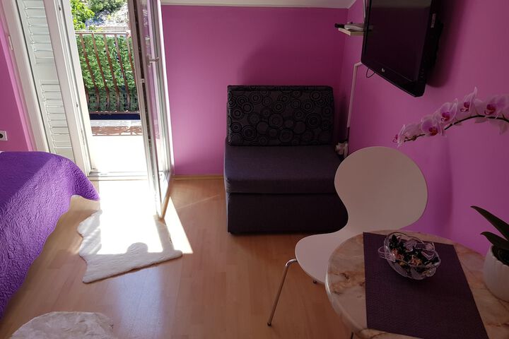 Room 20 of 49