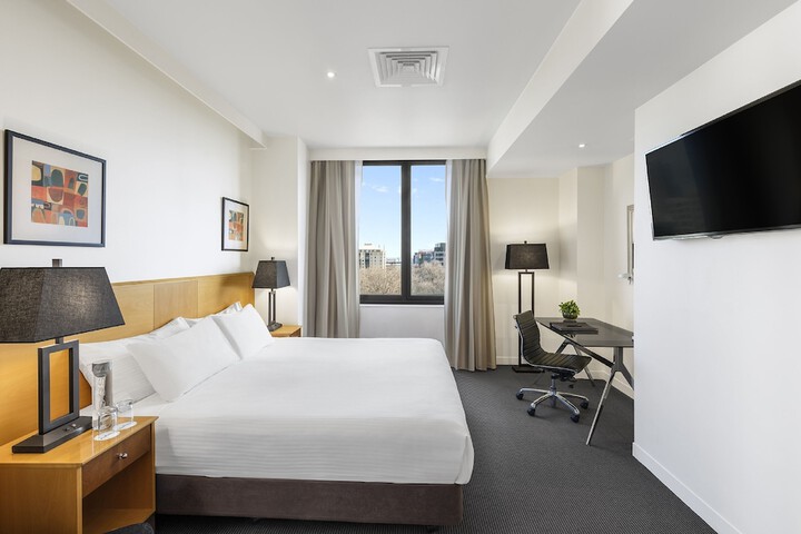 Room 17 of 39
