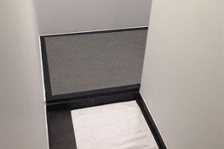 Room 6 of 48