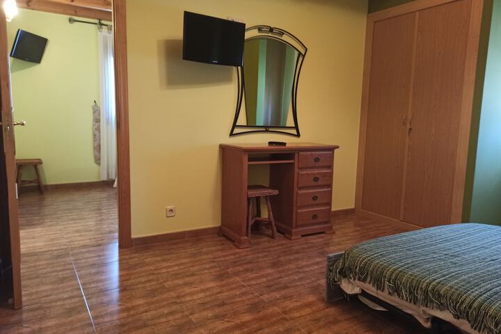 Room 6 of 31
