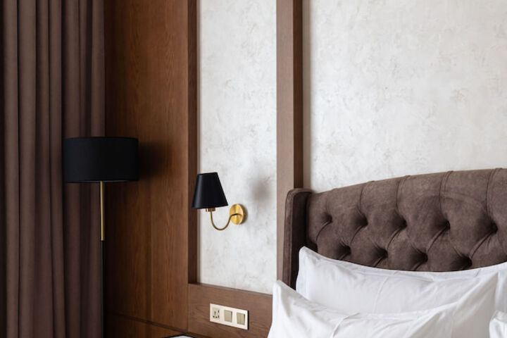 Room 16 of 114