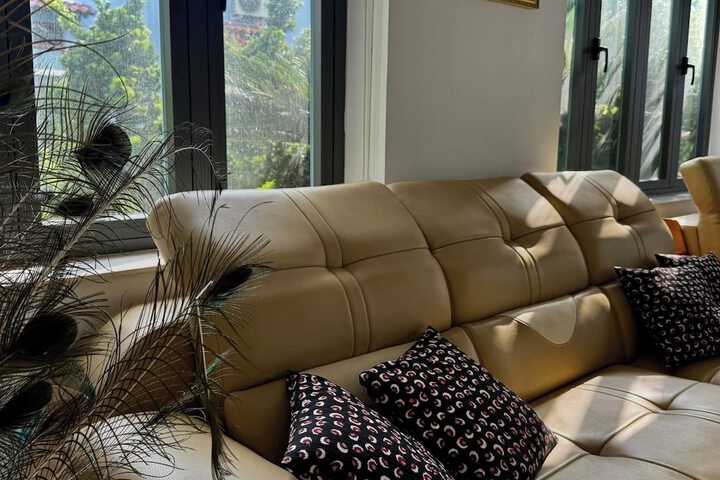 Room 4 of 25