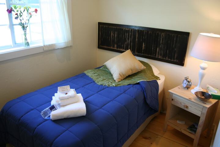 Room 8 of 77
