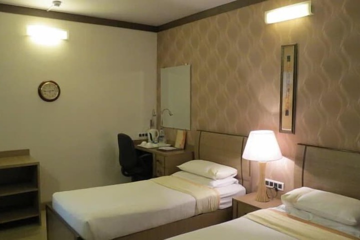 Room 15 of 37