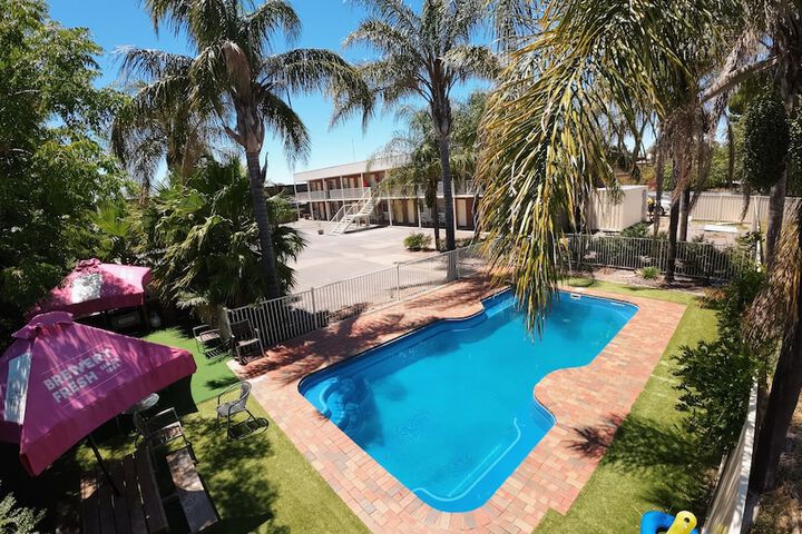 Pool 9 of 11