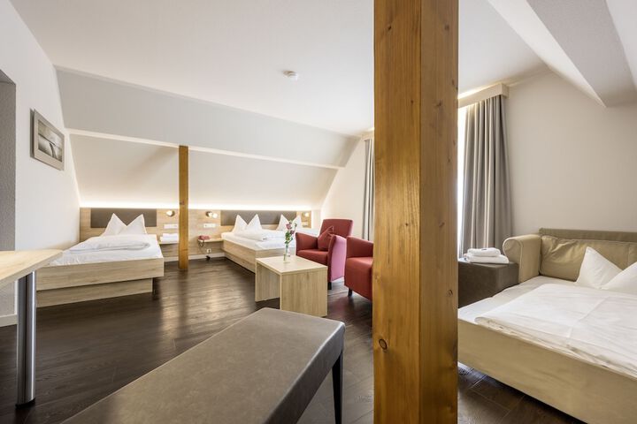Room 4 of 41