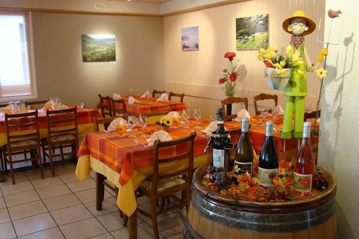 Dining 62 of 91
