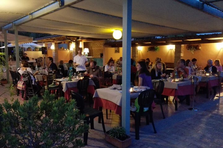 Dining 52 of 94