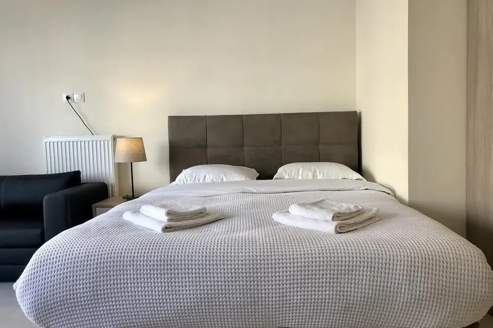 Room 2 of 12