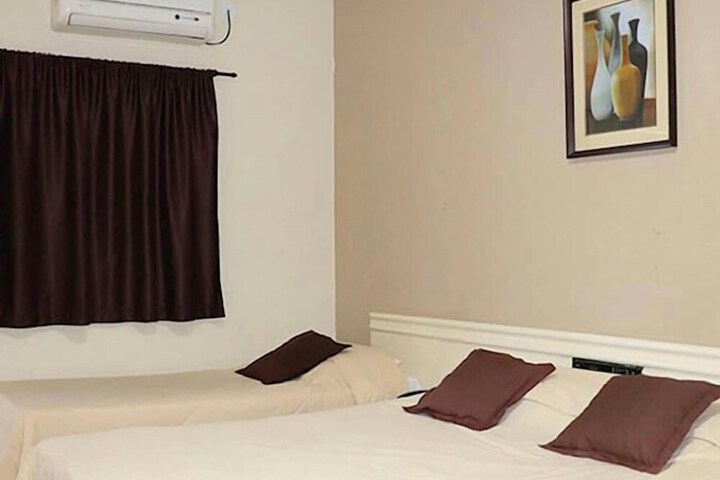 Room 7 of 18