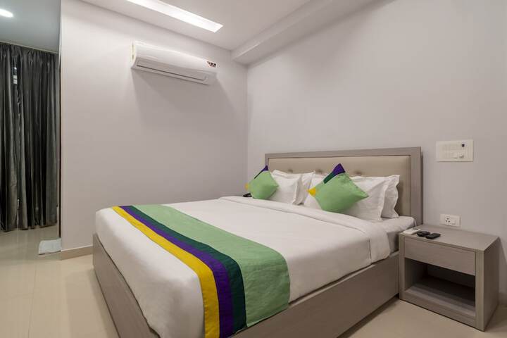 Room 12 of 40