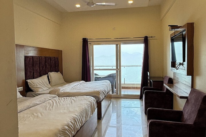 Room 13 of 42