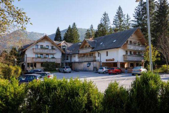 Hotel in restavracija Kristal - KRISTAL - BOHINJ d.o.o., Bohinjsko Jezero