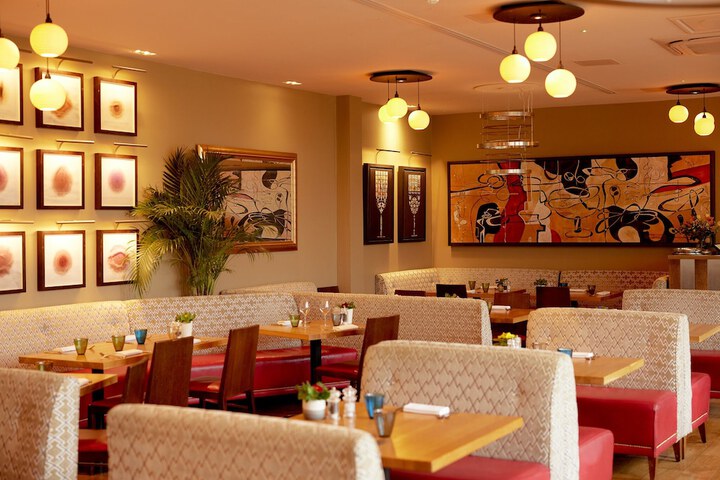 Dining 76 of 103