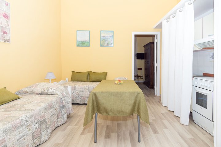 Room 17 of 29