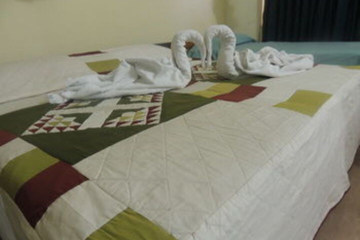 Room 4 of 9