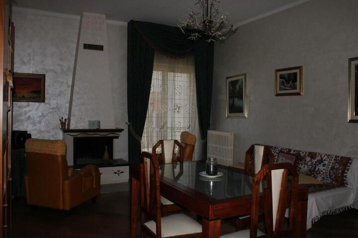 Room 4 of 14