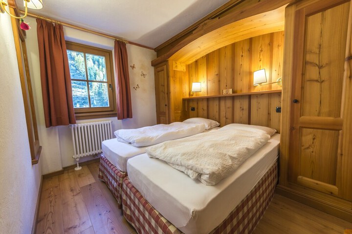 Room 15 of 39