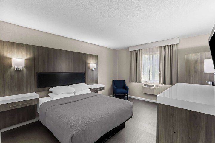 Room 25 of 41