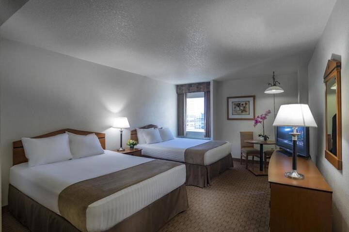 Standard Room, King or Two Doubles (9 of 9)
