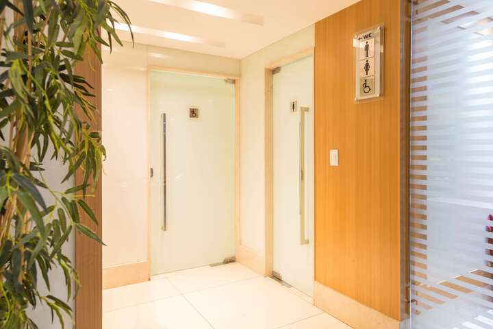 Ballroom/Hall 160 of 198