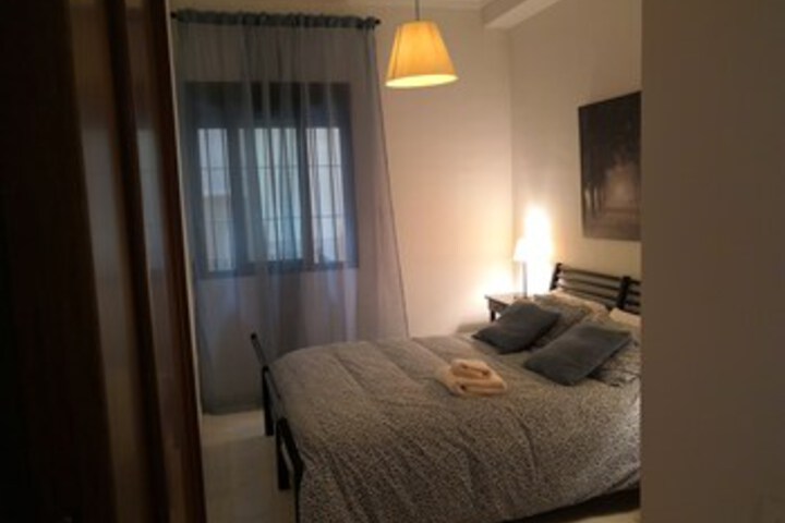 Room 5 of 8