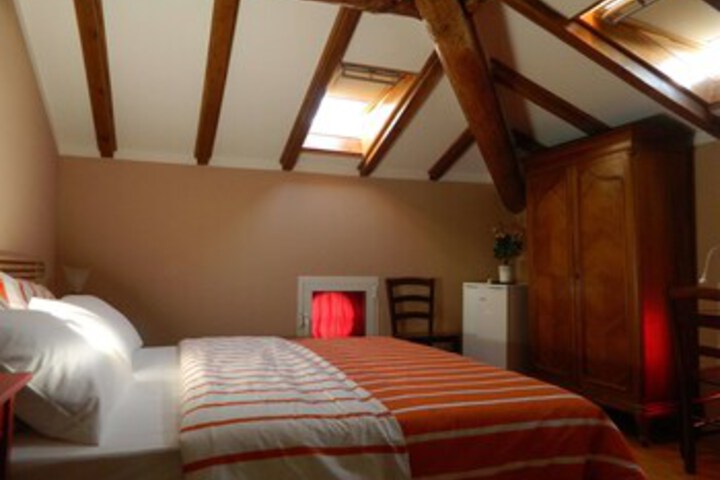 Room 13 of 22