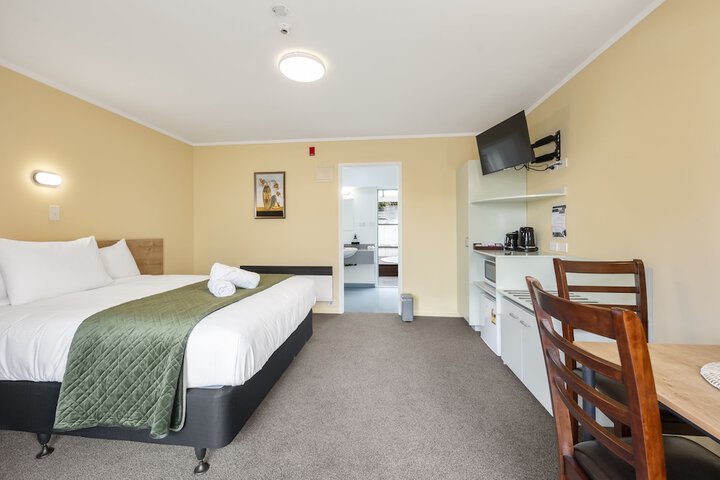 Room 12 of 51