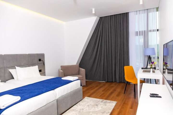 Room 46 of 83