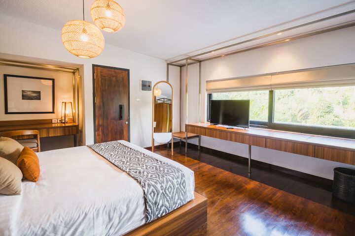 Room 3 of 72