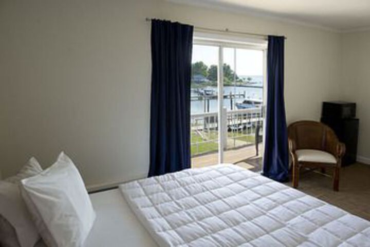 Room 12 of 20