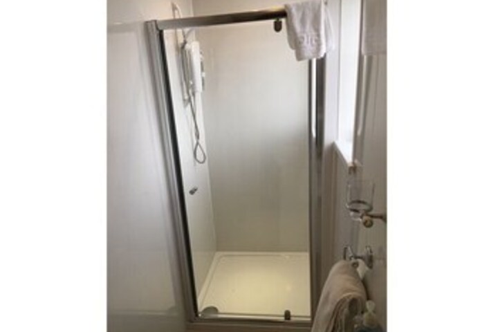 Room 9 of 40