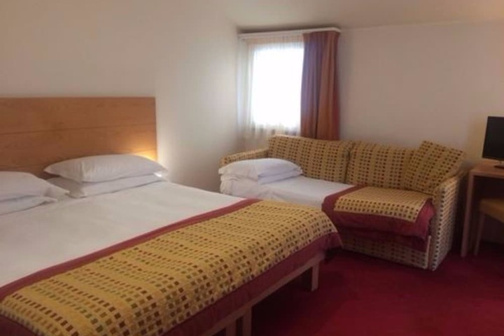 Room 7 of 37