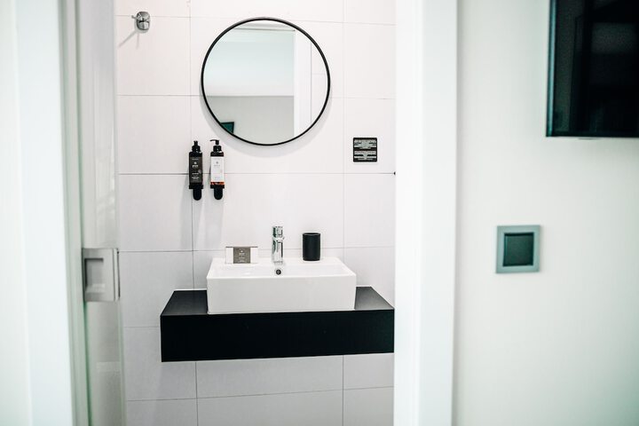 Room 152 of 164