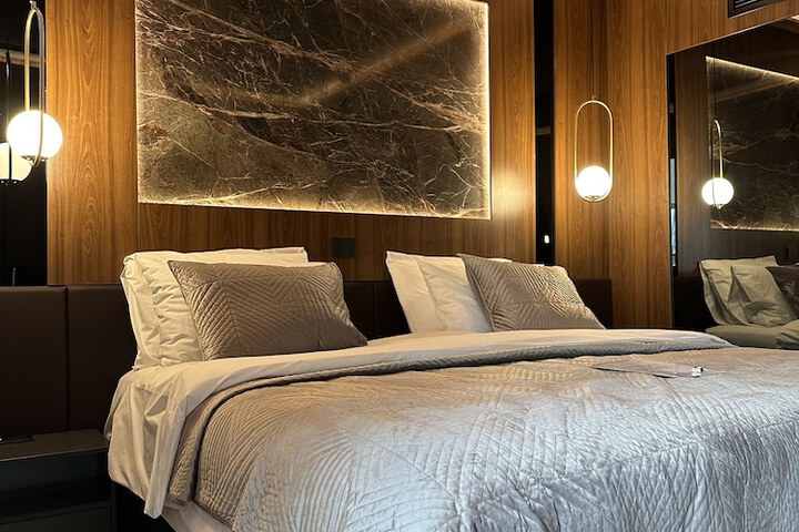 Room 5 of 64