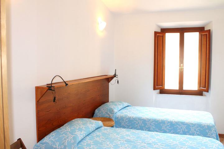 Room 2 of 24