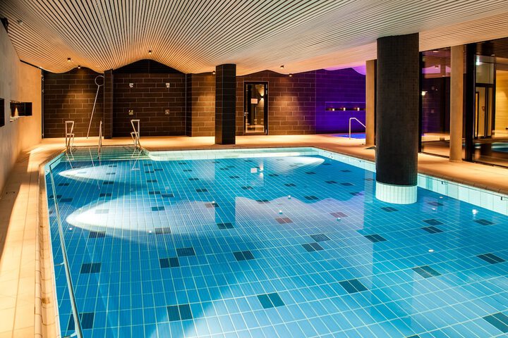 Hotel Pool