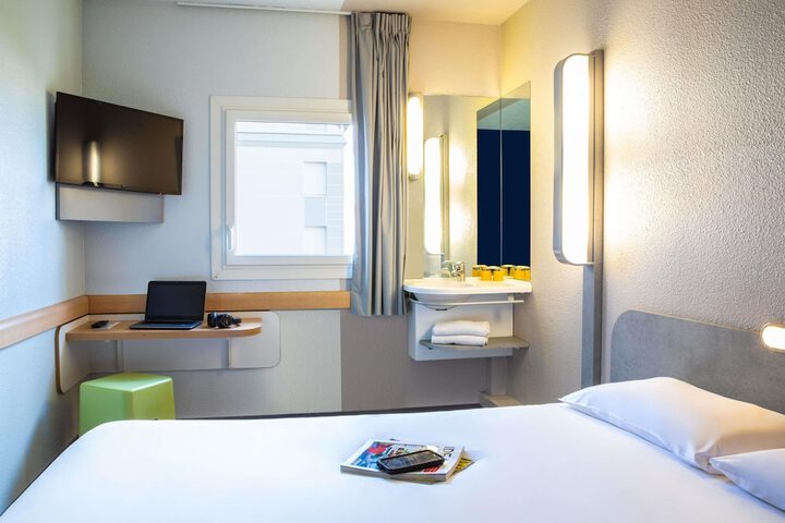 Room 13 of 51