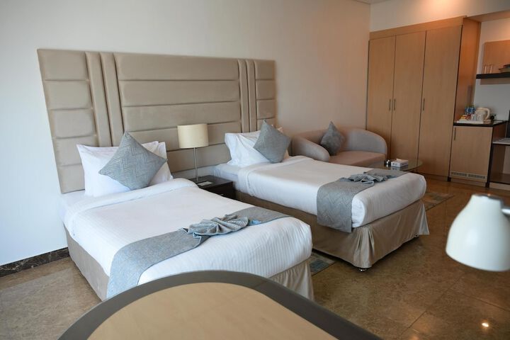 Room 32 of 129