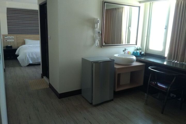 Room 4 of 22