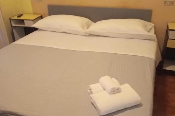 Room 8 of 44