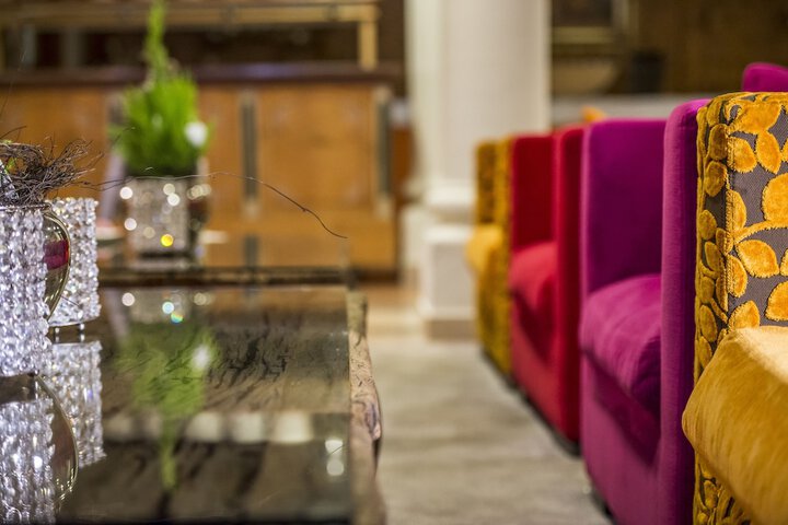 Lounge 53 of 59