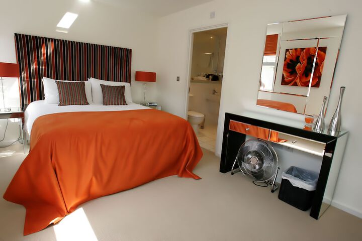 Room 2 of 22