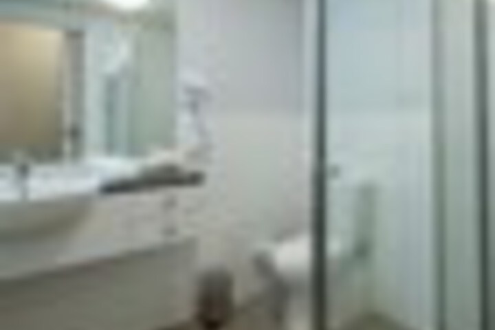 Room 122 of 210