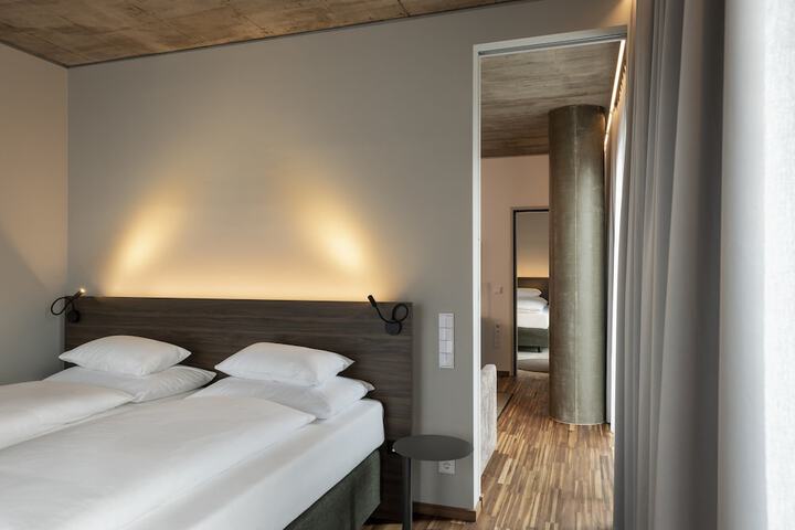 Room 28 of 74