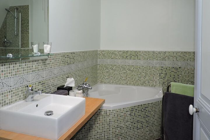 Room 44 of 68