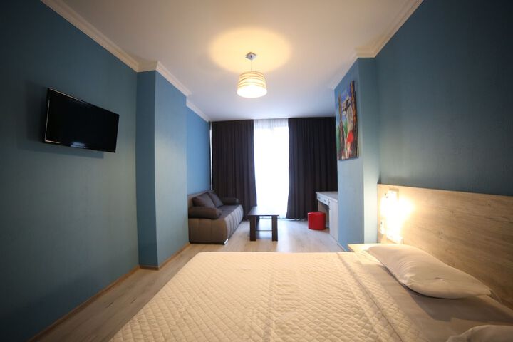 Room 37 of 48