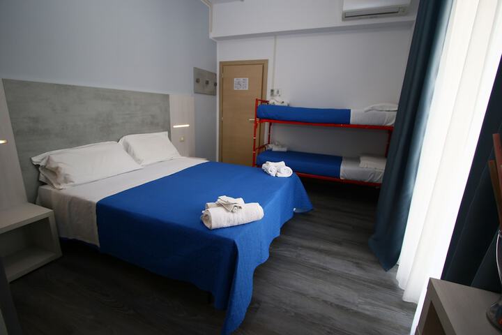 Room 15 of 161