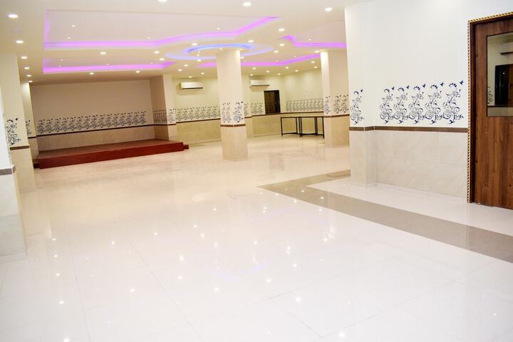 Ballroom/Hall 30 of 36