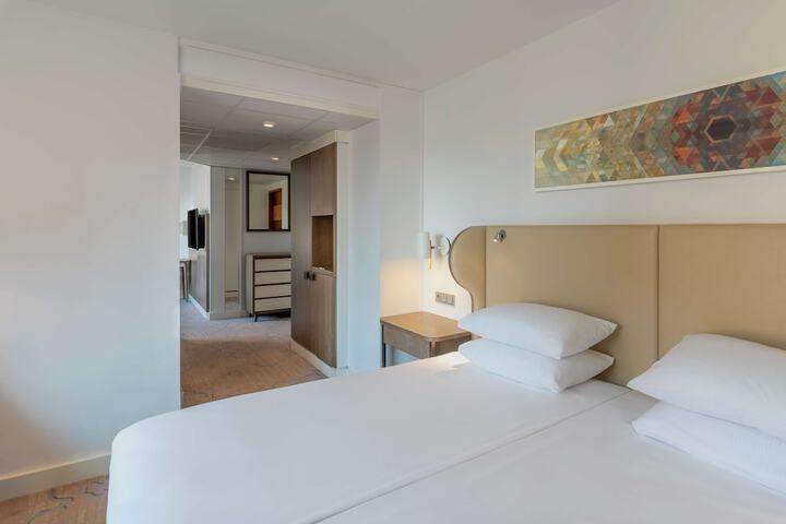 Room 45 of 167